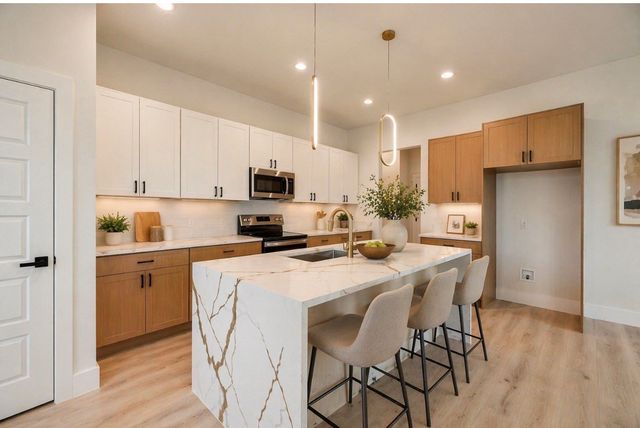 6038 Plum Dale Road, Dallas, TX 75241