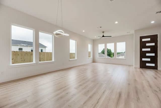 6038 Plum Dale Road, Dallas, TX 75241