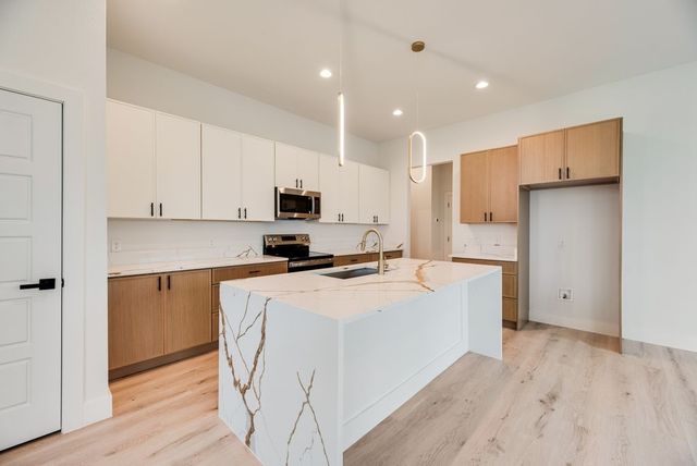 6038 Plum Dale Road, Dallas, TX 75241