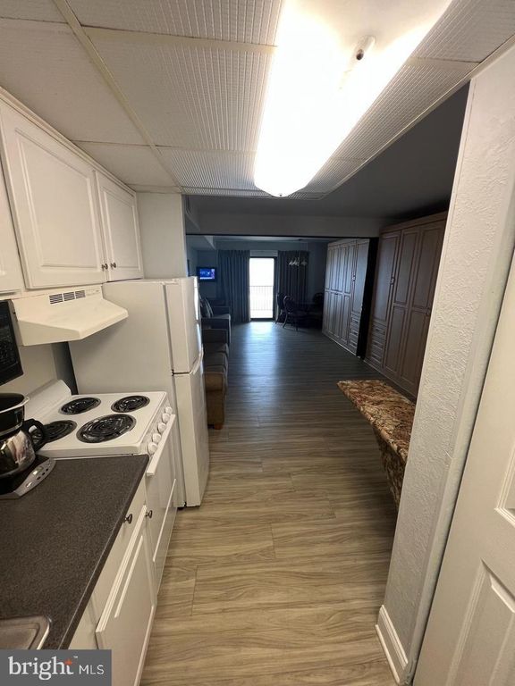 Image 2 of property listing at 107 N ATLANTIC AVE #0201 (WEEK 38), Ocean City, MD 21842