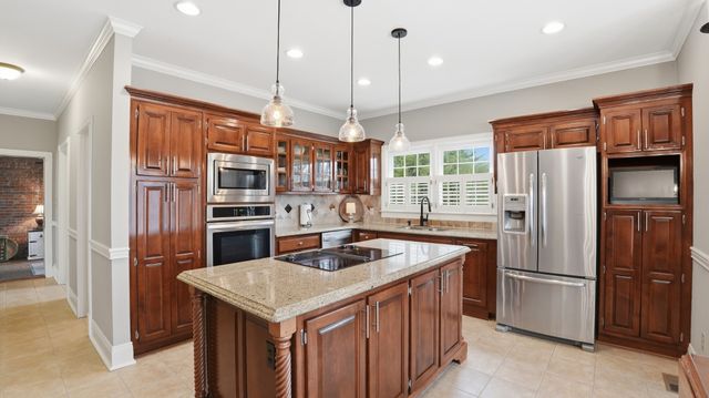 630 Shadowbrook Rd, Winchester, TN 37398