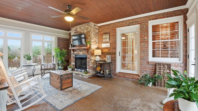 630 Shadowbrook Rd, Winchester, TN 37398