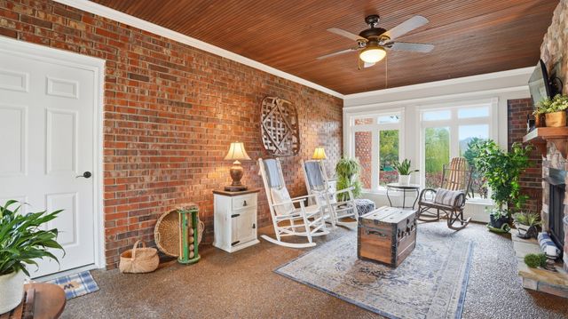 630 Shadowbrook Rd, Winchester, TN 37398