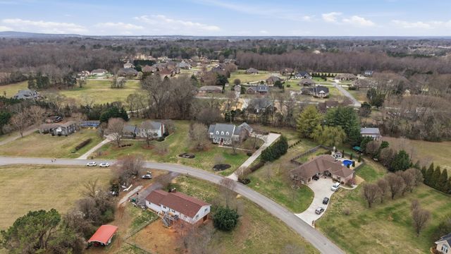 630 Shadowbrook Rd, Winchester, TN 37398