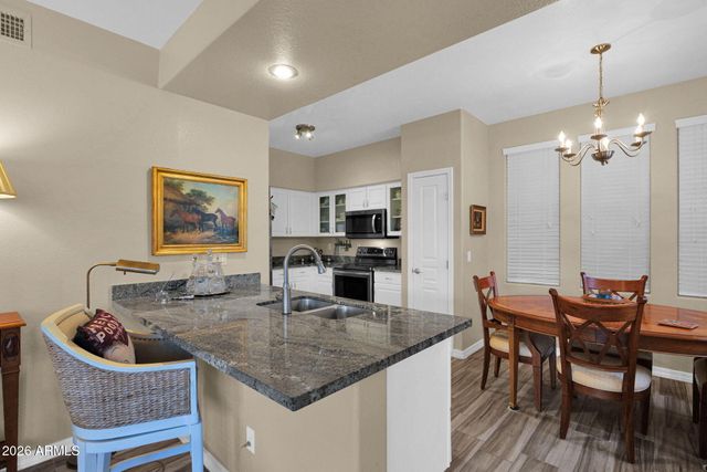 15221 N CLUBGATE Drive 1021, Scottsdale, AZ 85254