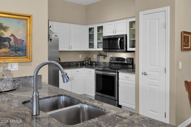 15221 N CLUBGATE Drive 1021, Scottsdale, AZ 85254