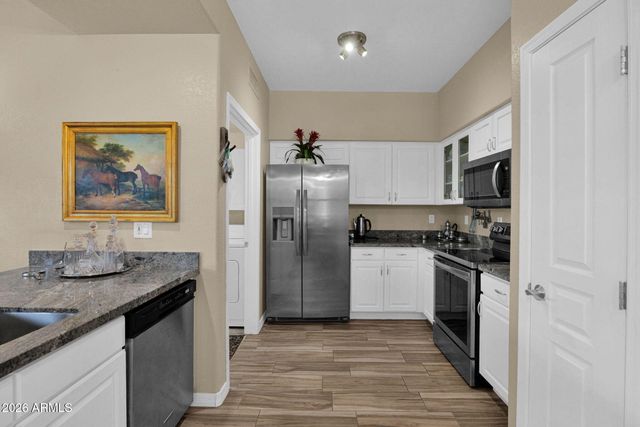 15221 N CLUBGATE Drive 1021, Scottsdale, AZ 85254