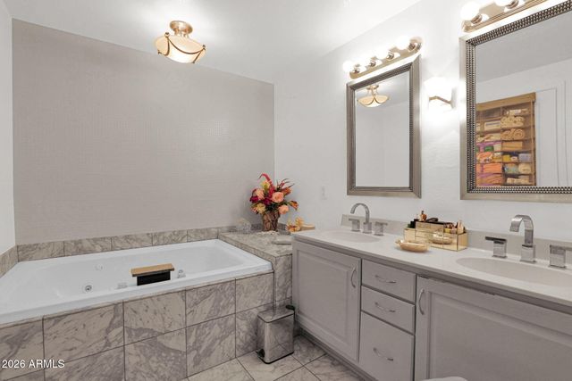 15221 N CLUBGATE Drive 1021, Scottsdale, AZ 85254