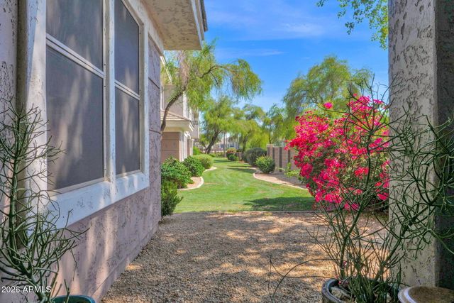 15221 N CLUBGATE Drive 1021, Scottsdale, AZ 85254