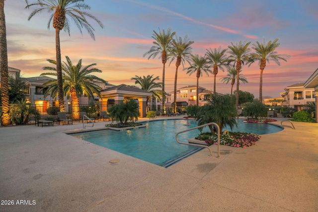 15221 N CLUBGATE Drive 1021, Scottsdale, AZ 85254