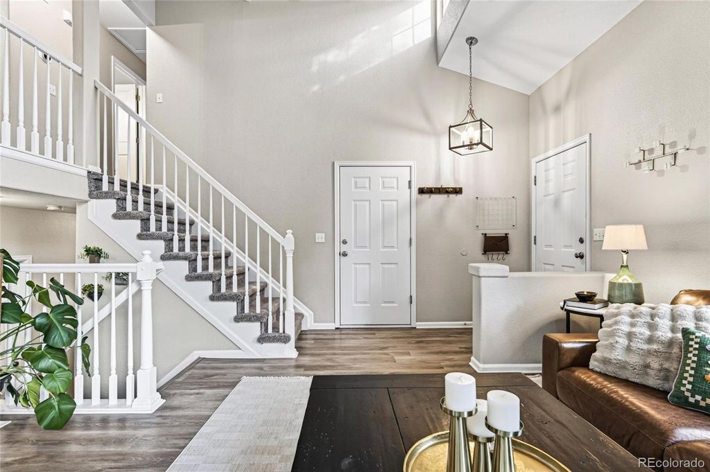 Image 2 of property listing at 1491 Laurenwood Way, Highlands Ranch, CO 80129