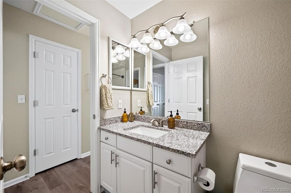 Image 20 of property listing at 1491 Laurenwood Way, Highlands Ranch, CO 80129