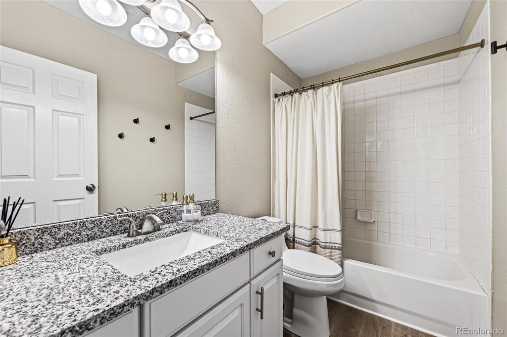 Image 24 of property listing at 1491 Laurenwood Way, Highlands Ranch, CO 80129