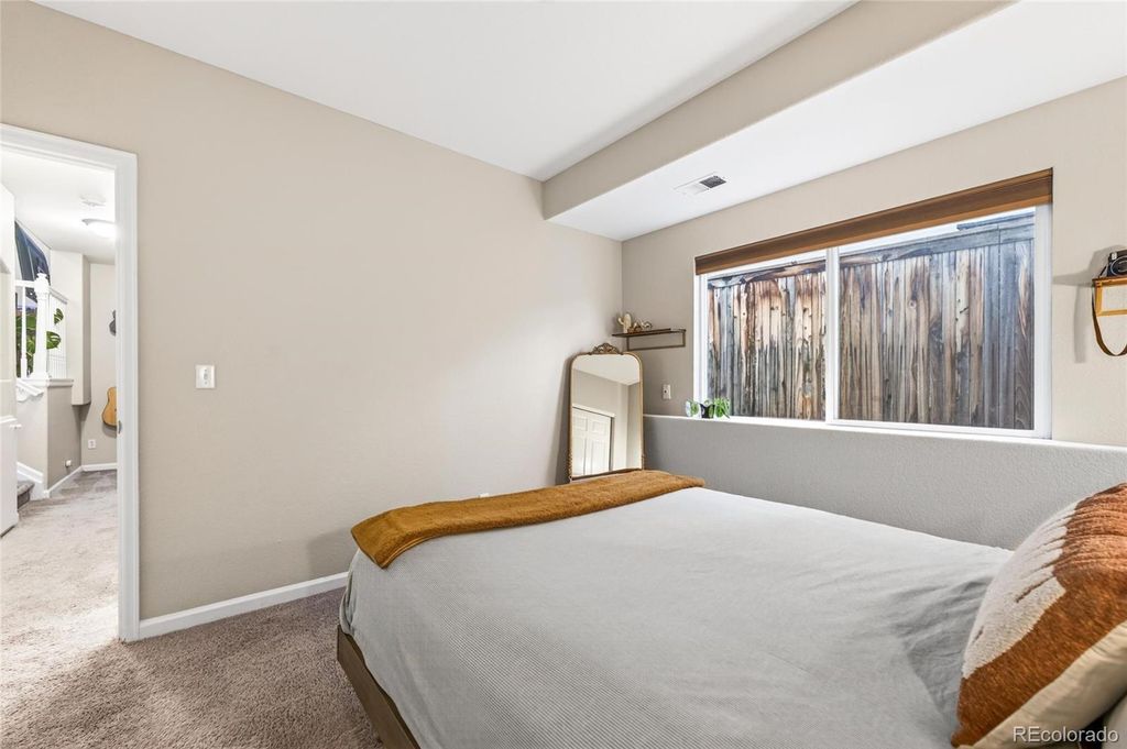 Image 26 of property listing at 1491 Laurenwood Way, Highlands Ranch, CO 80129