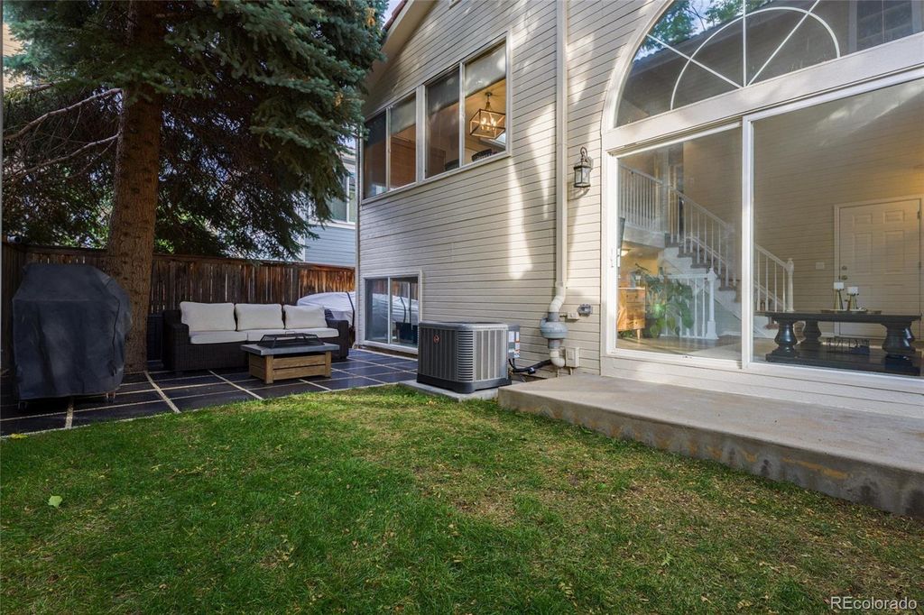 Image 28 of property listing at 1491 Laurenwood Way, Highlands Ranch, CO 80129
