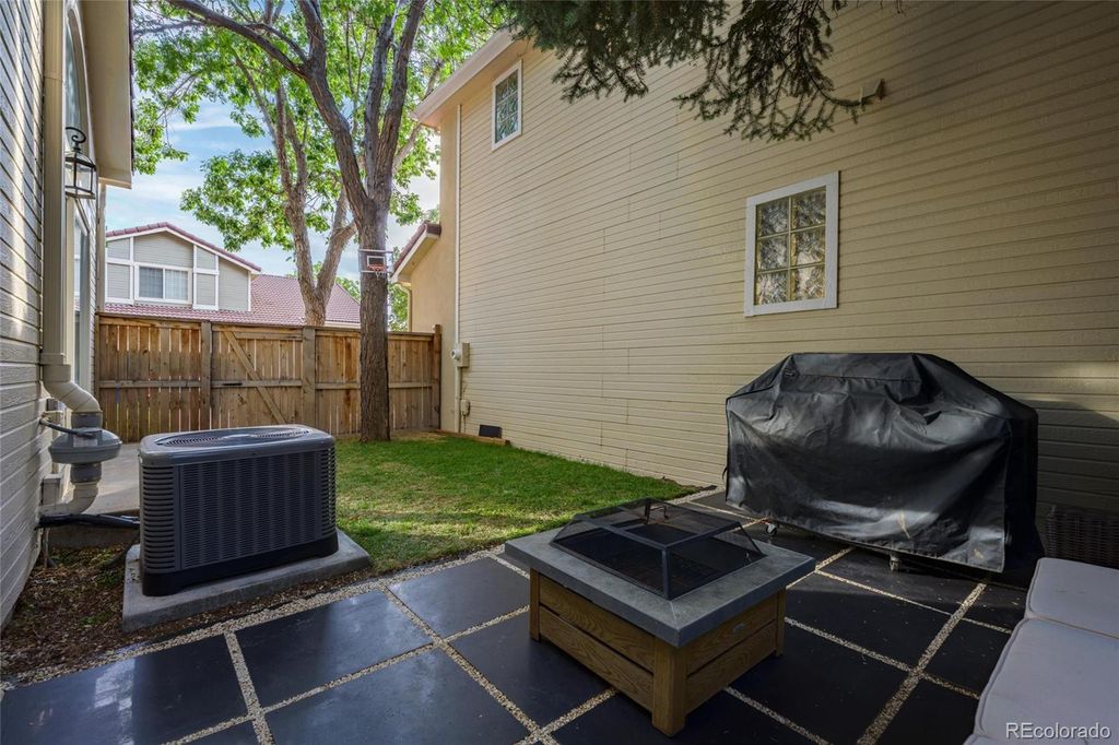Image 29 of property listing at 1491 Laurenwood Way, Highlands Ranch, CO 80129