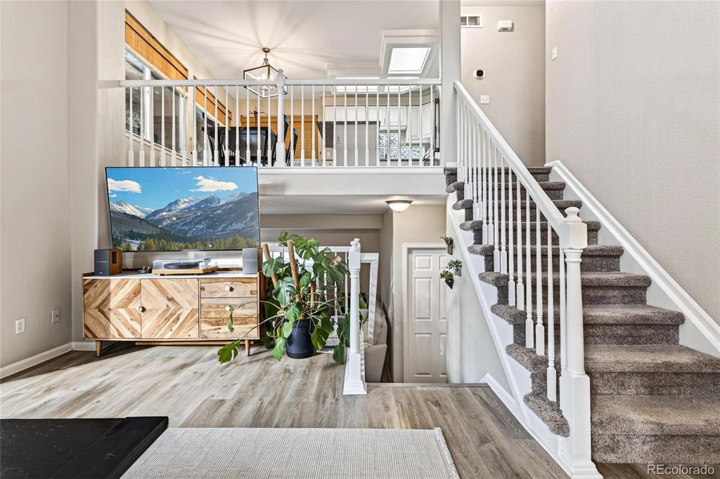 Image 5 of property listing at 1491 Laurenwood Way, Highlands Ranch, CO 80129