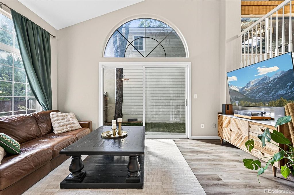 Image 6 of property listing at 1491 Laurenwood Way, Highlands Ranch, CO 80129