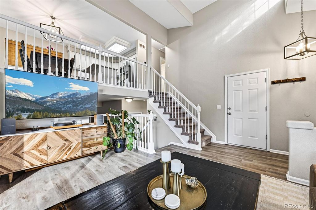 Image 7 of property listing at 1491 Laurenwood Way, Highlands Ranch, CO 80129