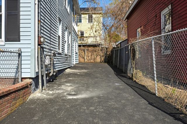 69 Harrison St, Haverhill, MA 01830