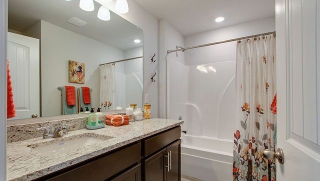 4228 Henslowe Rd, Columbia, TN 38401