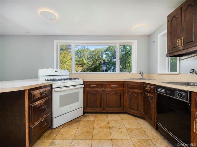 140 Camp Hill Road, Pomona, NY 10970