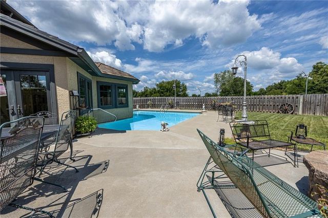 521 W Clark Street, Warrensburg, MO 64093