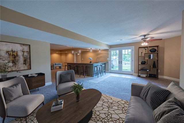 521 W Clark Street, Warrensburg, MO 64093