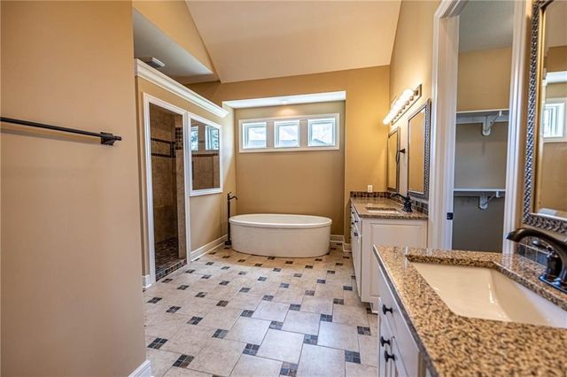 521 W Clark Street, Warrensburg, MO 64093