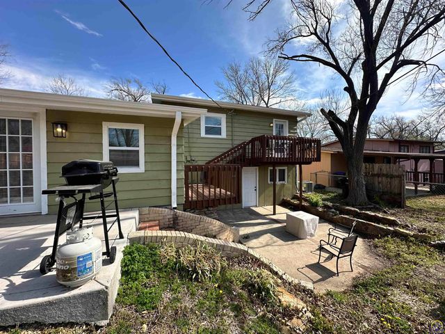 3119 SW Twilight DR, Topeka, KS 66614