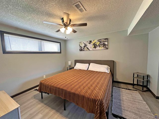 3119 SW Twilight DR, Topeka, KS 66614