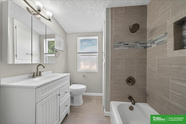 1325 N Garfield Street, Fremont, NE 68025