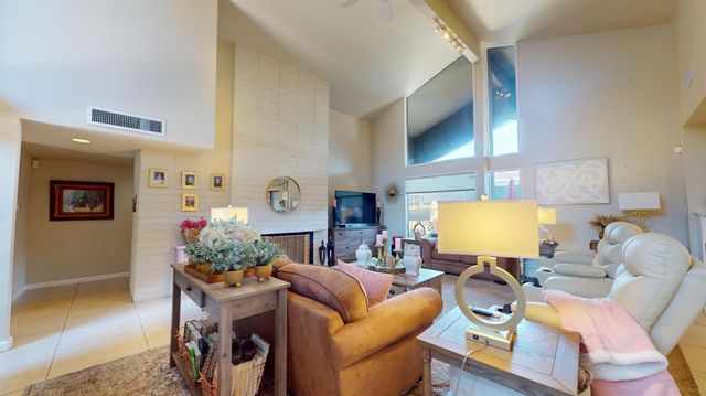 5005 N Van Ness Boulevard, Fresno, CA 93711