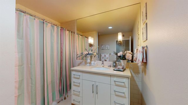 5005 N Van Ness Boulevard, Fresno, CA 93711