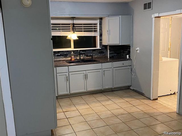 11419 Braile Street, Detroit, MI 48228