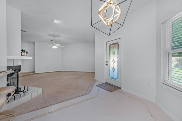 7060 Lago Mirada Drive, Navarre, FL 32566
