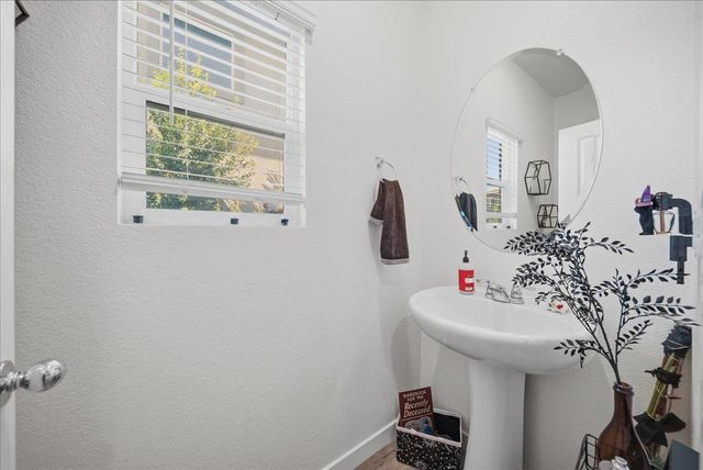 3174 Dunlap St, Lincoln, CA 95648