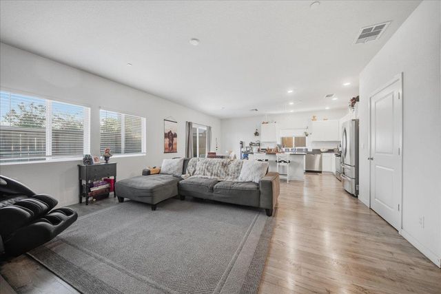 3174 Dunlap St, Lincoln, CA 95648