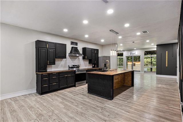 140 Indian Lake Drive, Hiram, GA 30141