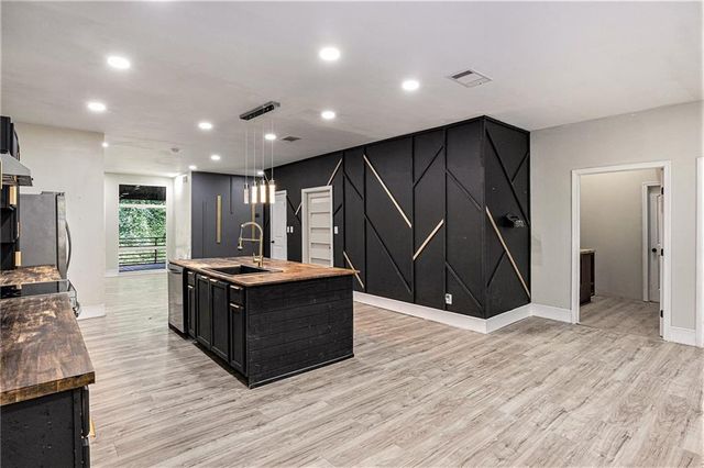 140 Indian Lake Drive, Hiram, GA 30141