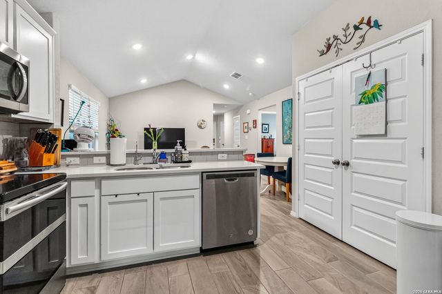 2425 Ayers Dr, San Antonio, TX 78155