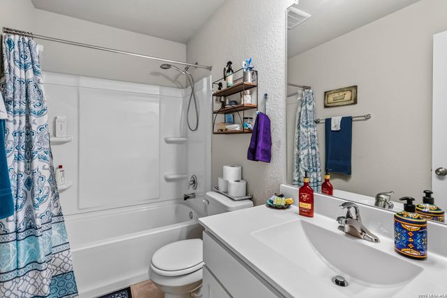 2425 Ayers Dr, San Antonio, TX 78155