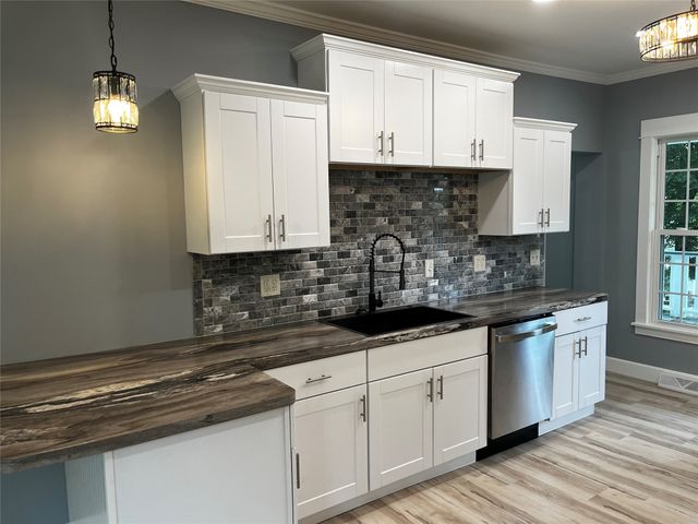 685 CHESTNUT Street, Meadville, PA 16335