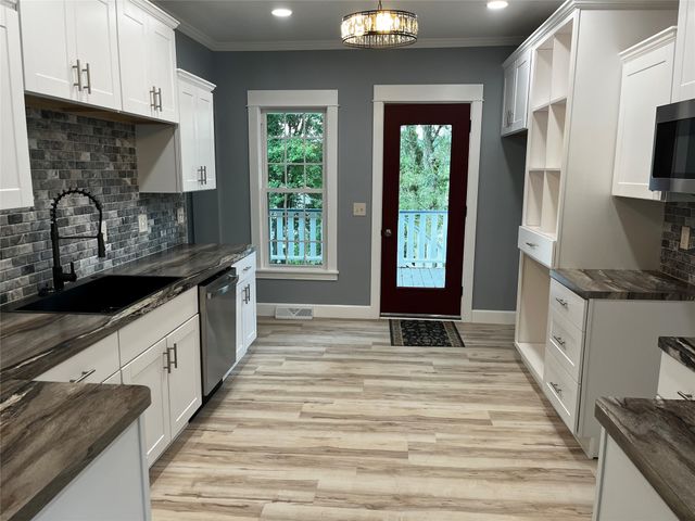 685 CHESTNUT Street, Meadville, PA 16335