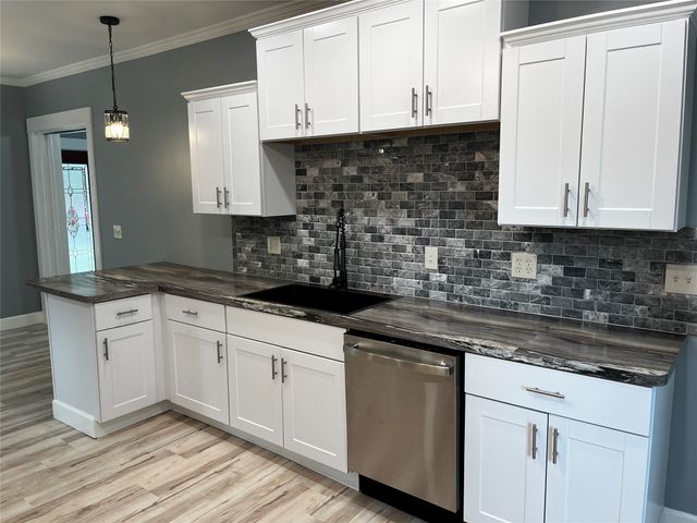 685 CHESTNUT Street, Meadville, PA 16335