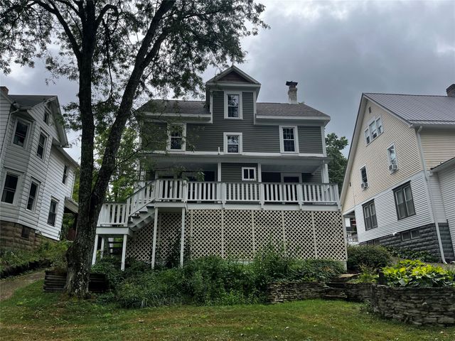685 CHESTNUT Street, Meadville, PA 16335