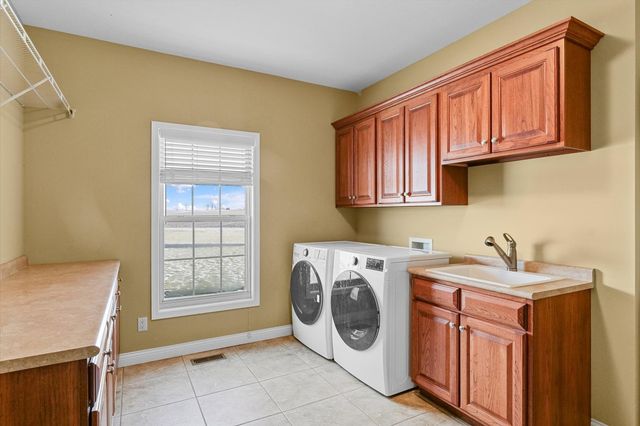 2595 County Road 500 E, Mahomet, IL 61853