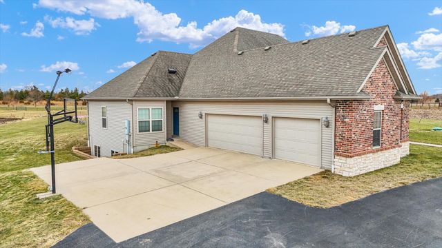 2595 County Road 500 E, Mahomet, IL 61853