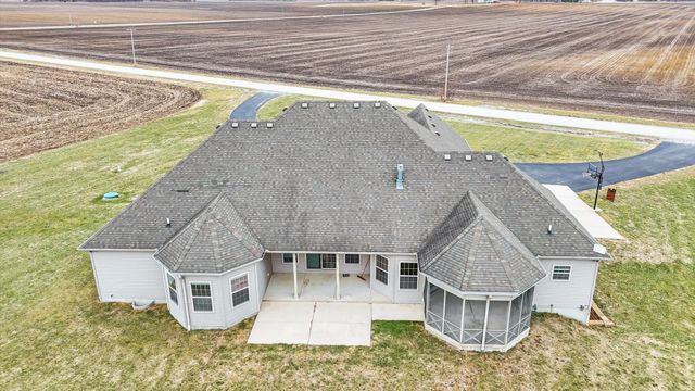 2595 County Road 500 E, Mahomet, IL 61853