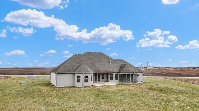 2595 County Road 500 E, Mahomet, IL 61853